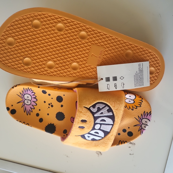 ADIDAS X KEVIN LYONS ADILETTE SLIDES Youth 7 - Picture 4 of 4